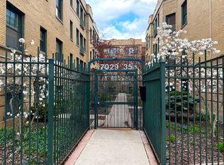 7031 N Sheridan Rd APT 2E, Chicago, IL