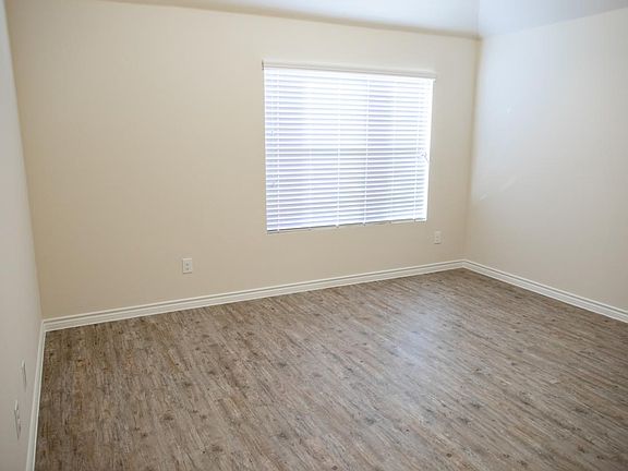 5th image of 1606 E Cardinal Dr