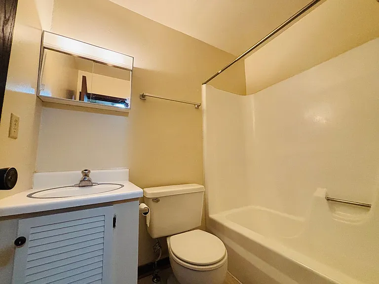 327 Charles St — Photo 12