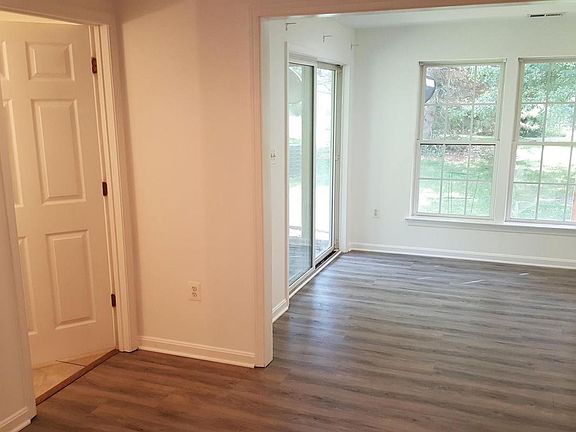 4th image of 4144 Fairfax Center Creek Dr