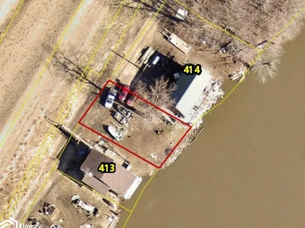 414 Edgewater Beach Rd, Burlington, IA 52601