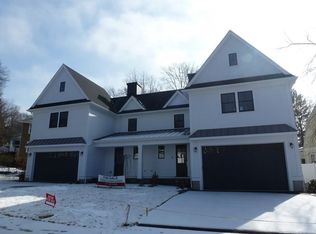 6 Salisbury Rd UNIT 1, Newton, MA 02458