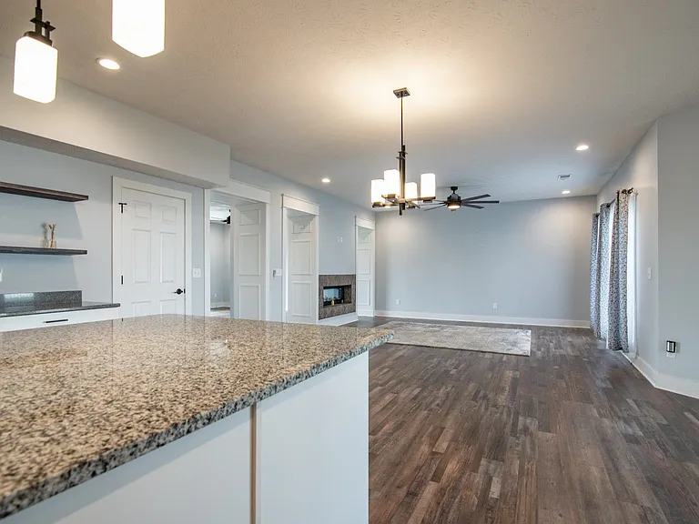 109 Gaston Cir — Photo 32