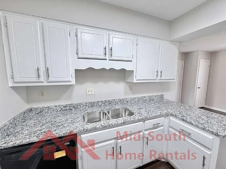 7328 Hillshire Dr — Photo 5
