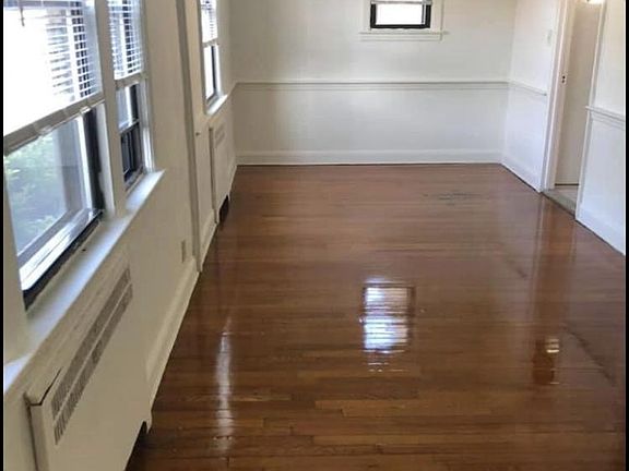 3rd image of 70 Tulip Ave APT 15A