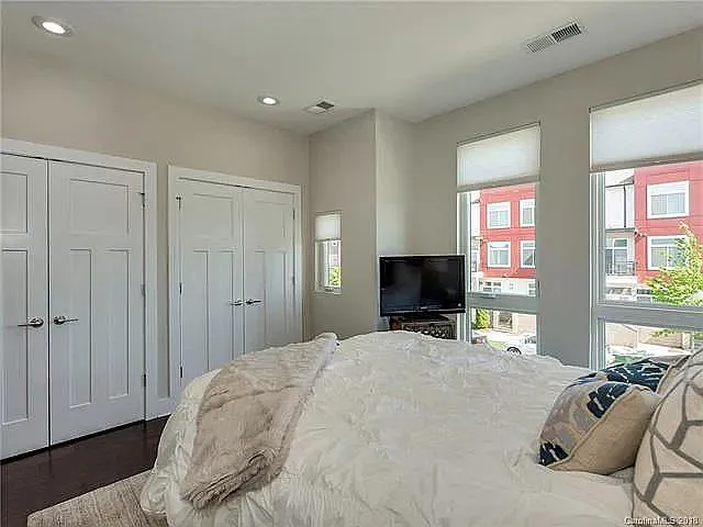 2830 Youngblood St — Photo 22