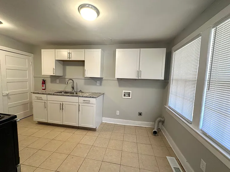 130 Orchard Dr — Photo 6