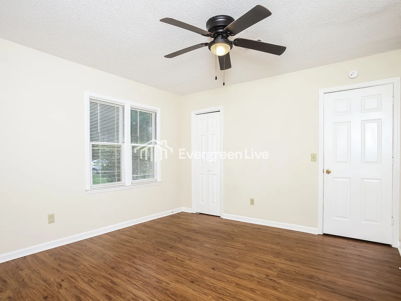 3 bed, 2.0 bath, 1316 sqft, $1,495 — Photo 3
