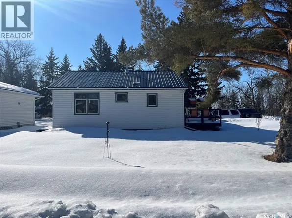 237 2nd St NW, Wadena, SK S0A 4J0