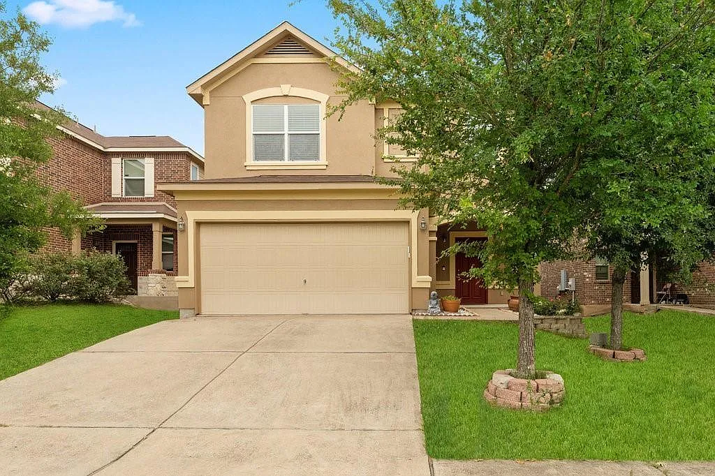 3 bed, 2.5 bath, 2105 sqft, $2,200 — Photo 1