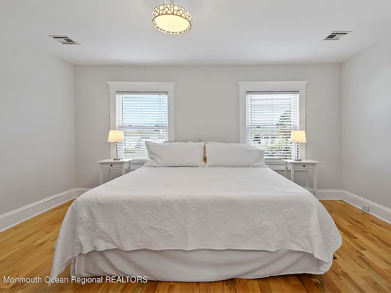 8 Arthur Ave — Photo 17