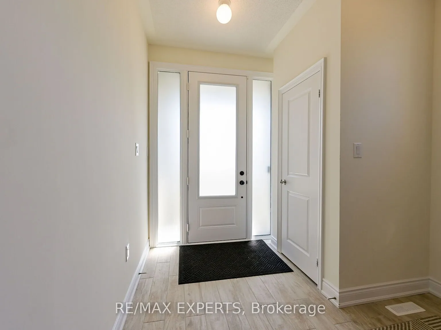 4 bed, $4,200 — Photo 4