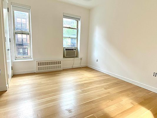 5th image of 215 W 10th St APT 2C