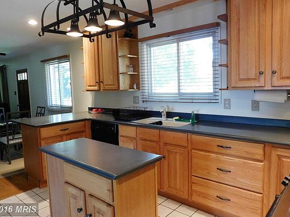 3rd image of 18739 Northridge Dr