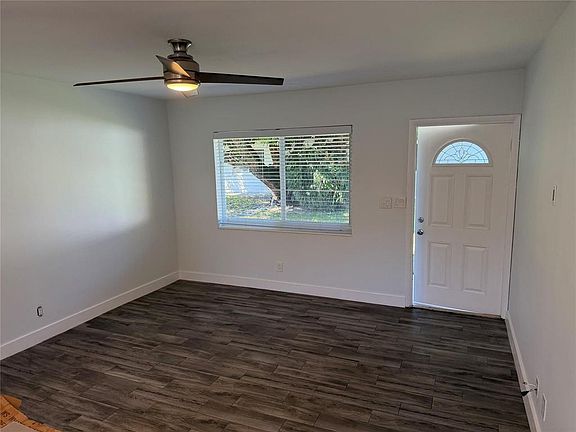 4th image of 1077 NE 34th St APT 3