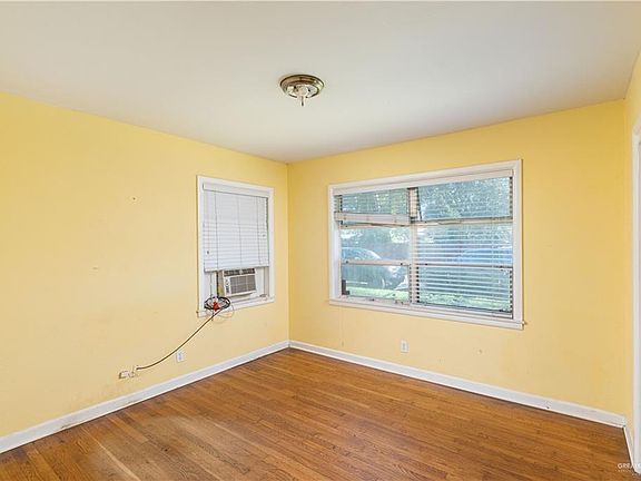 2nd image of 1518 Vine Ave