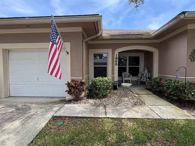 1868 S Dovetail Dr #C2 — Photo 1