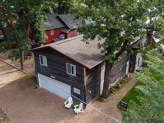 5th image of 2206 Okoboji Blvd
