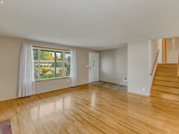 5th image of 6516 SE Plum Dr