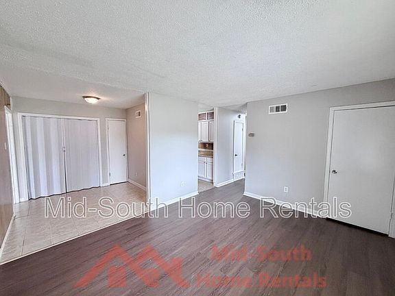 3rd image of 474 Brockwood Cv