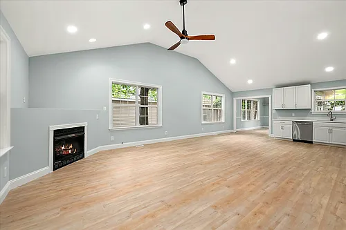 39 Nottingham Ln Photo 1
