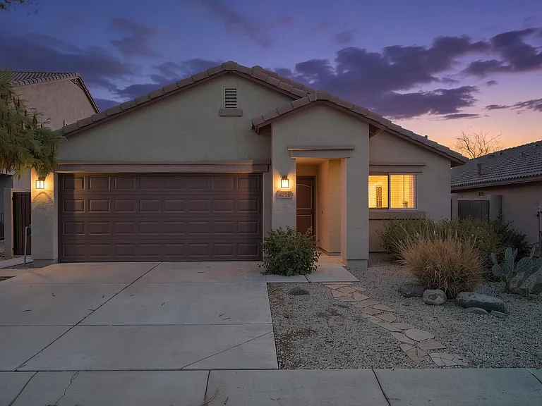 4719 E Amber Sun Dr — Photo 2