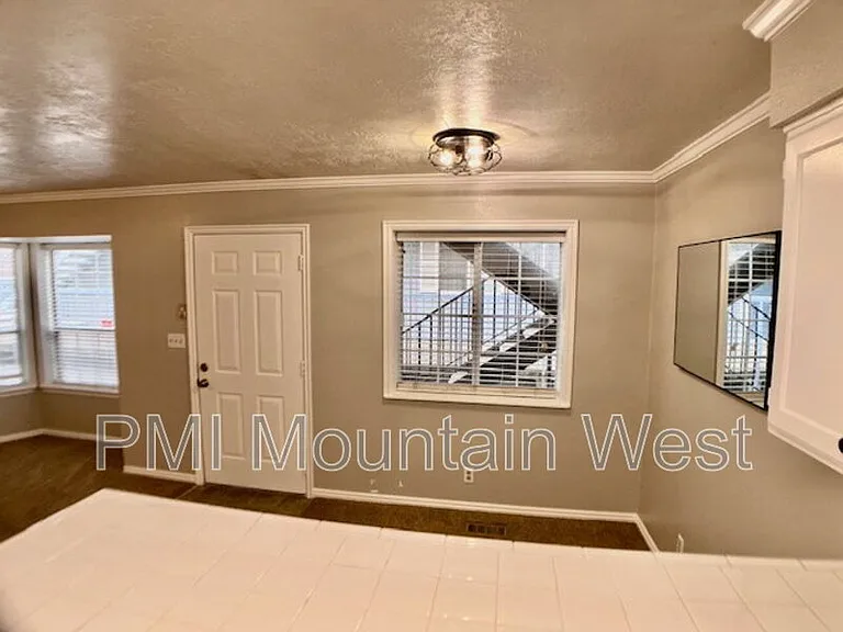 567 N 200 E #3 — Photo 12