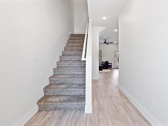 3rd image of 2875 Cody Dr Unit 19