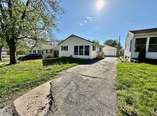 31 Sickles Dr, Decatur, IL 62521