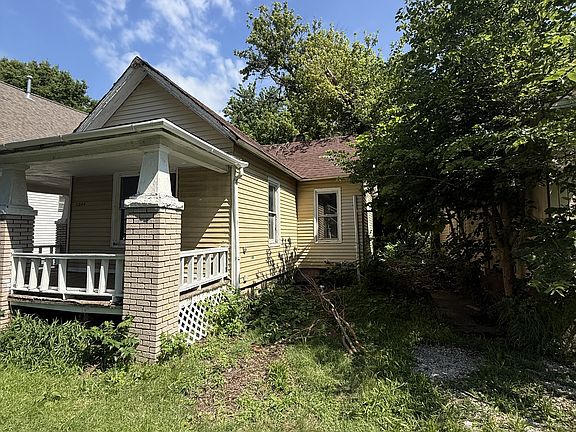2nd image of 1344 E Condit St