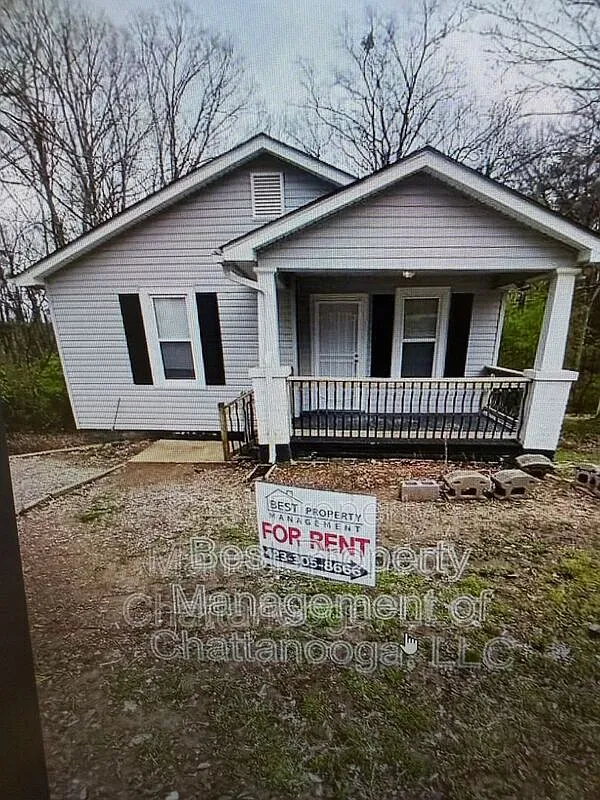 2 bed, 1.0 bath, 756 sqft, $1,295 — Photo 1