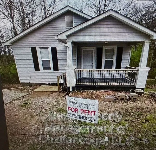 4802 Oakland Ave — Photo 1