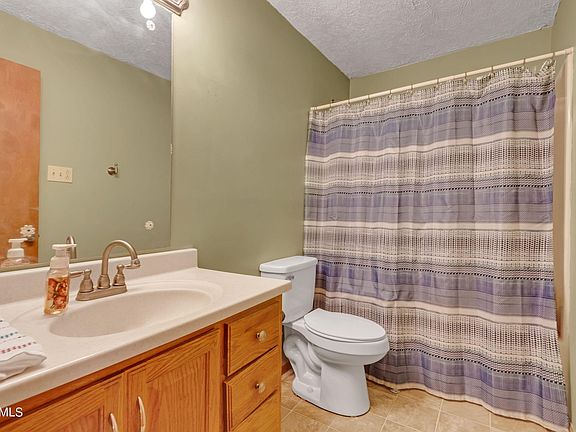 3rd image of 600 Akers St