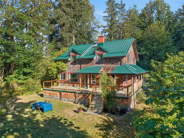 6565/6553 Fitzgerald Rd, Comox Valley, BC V9J 1N7