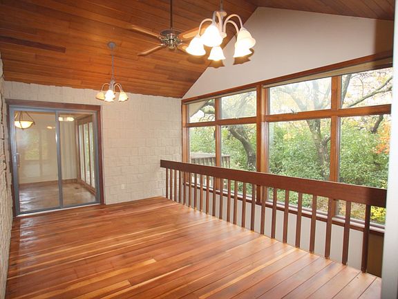 4th image of 827 Knollwood Ct