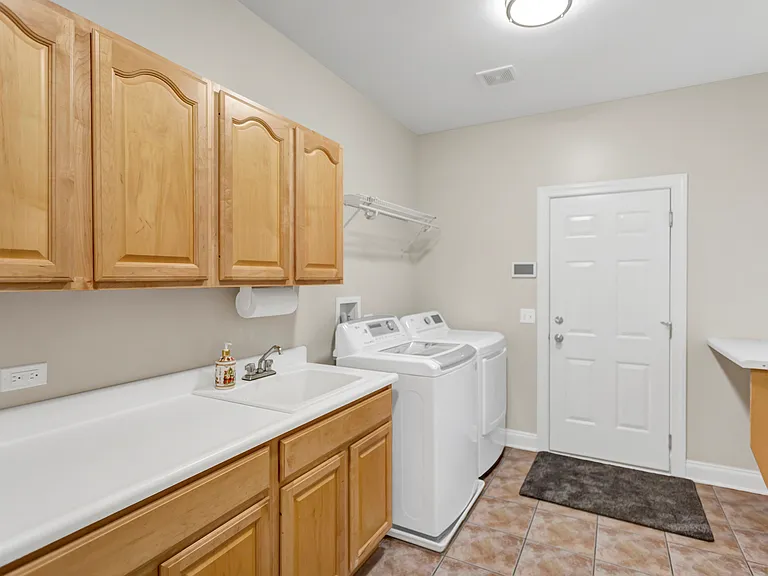 3N812 John Greenleaf Whittier Pl — Photo 42