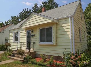 53 Border St, West Warwick, RI 02893