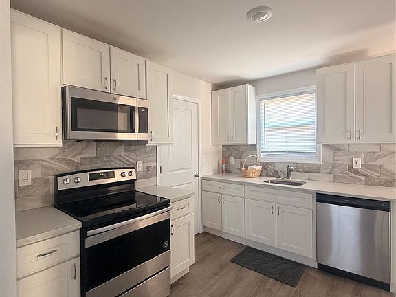 4th image of 629 Lakeway Drive