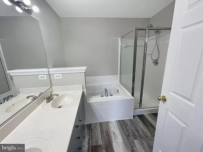 2482 Angeline Dr #301 — Photo 8