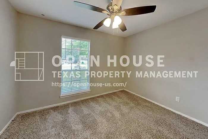 3419 Shadowcrest Ln — Photo 13