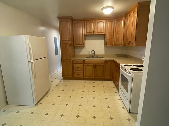 3rd image of 1650 Saratoga Dr