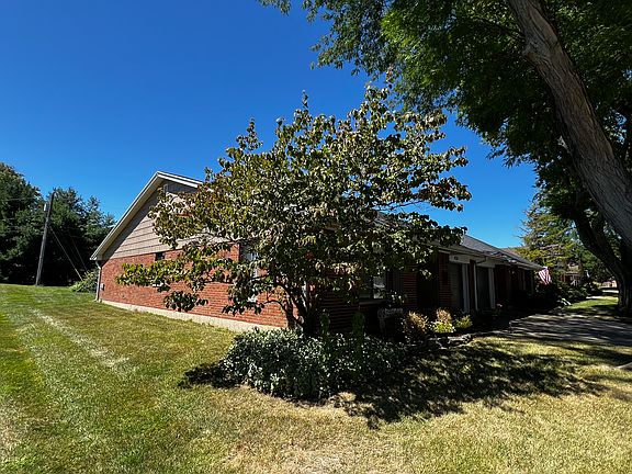 4th image of 4739 Foxdale Dr