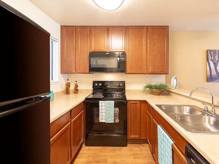 California Place Apartments — Photo 4