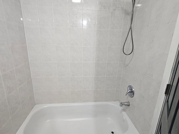 2nd image of 412 S 10th St Floor 1