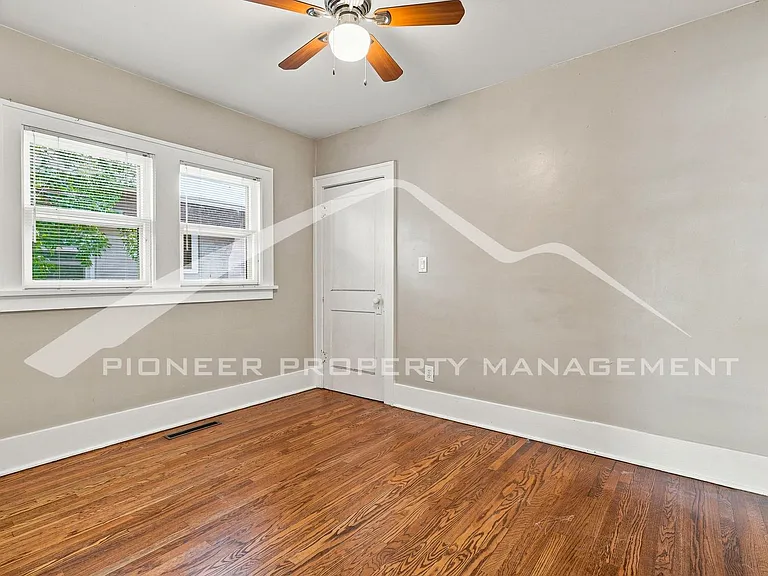 427 S Washington St — Photo 13