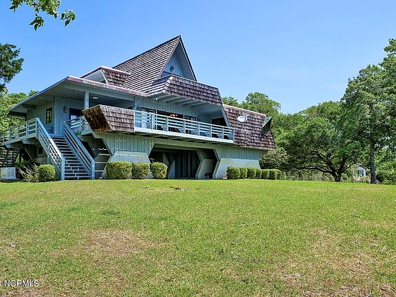 3rd image of 109 Deer Cove Rd
