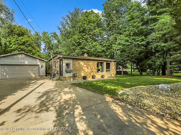2nd image of 5921 Woodgate Dr