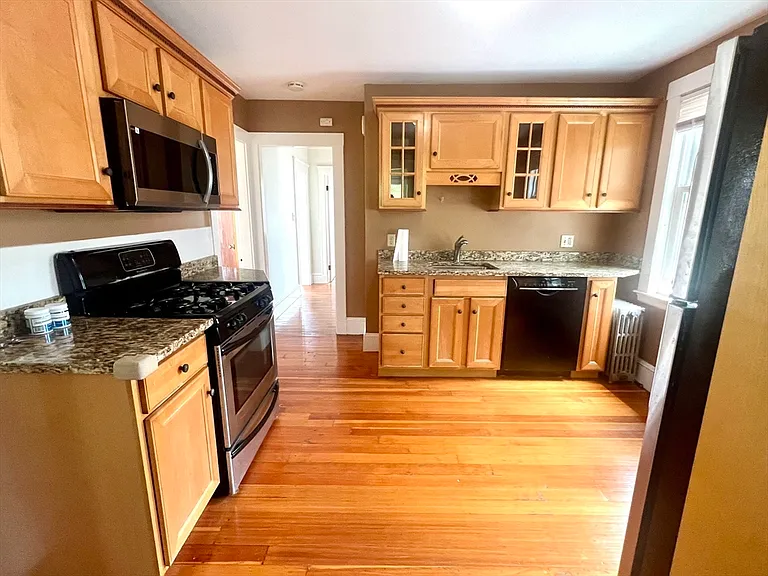 7 Summer St #2 — Photo 1