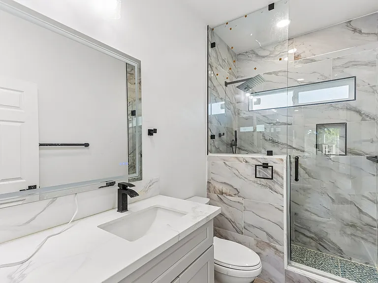 509 S Barranca St #B — Photo 13