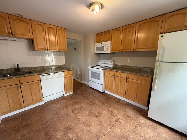 41 Eliot St Floor 2, Framingham, MA 01702